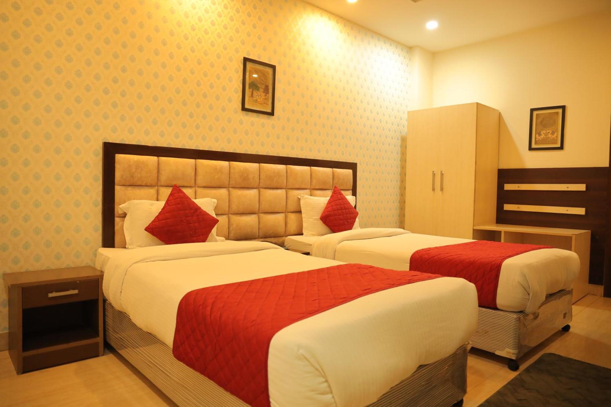 Hotel Nirvana Suites Νέο Δελχί Εξωτερικό φωτογραφία